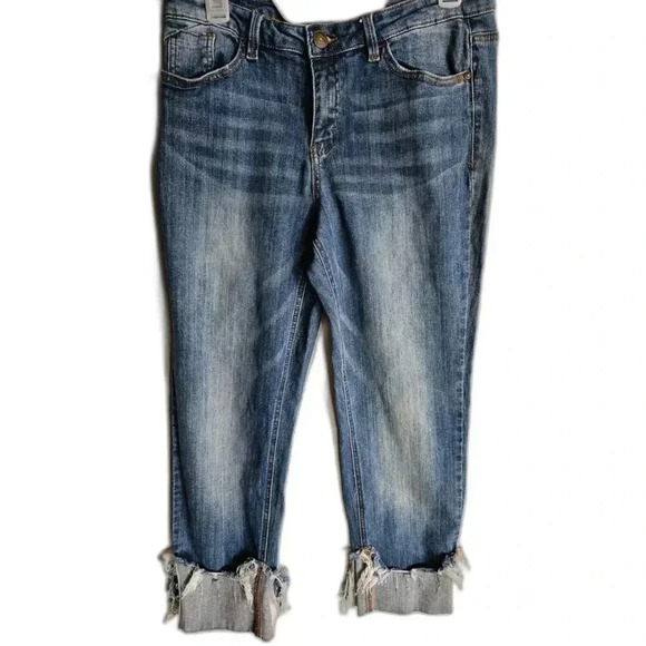 Almost Famous Faded Capris Jeans Size 11 - Picture 2 of 8